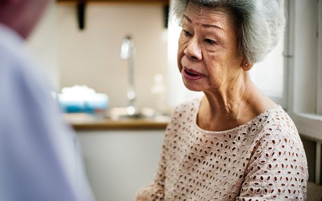 Mengenal Kehilangan Pendengaran Terkait Demensia