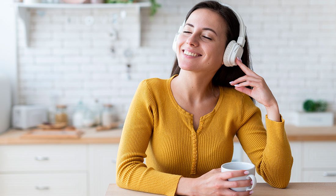 Alat Bantu Pendengaran Untuk Mendengarkan Musik