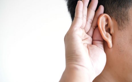 Amankah Mengatasi Gangguan Pendengaran Sendiri?
