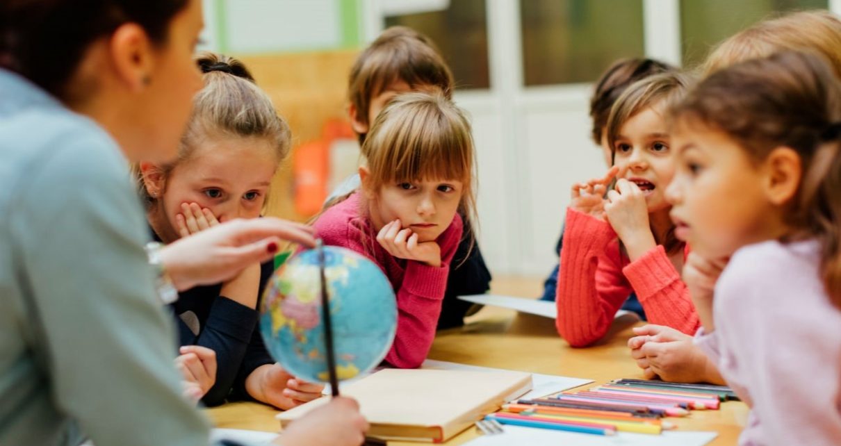 Tips Komunikasi Untuk Anak Dengan Gangguan Pendengaran Di Sekolah