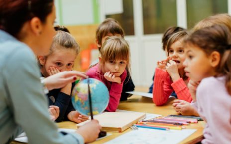 Tips Komunikasi Untuk Anak Dengan Gangguan Pendengaran Di Sekolah