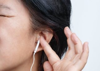 Kenali Bahaya Headset Untuk Kesehatan Telinga Anda