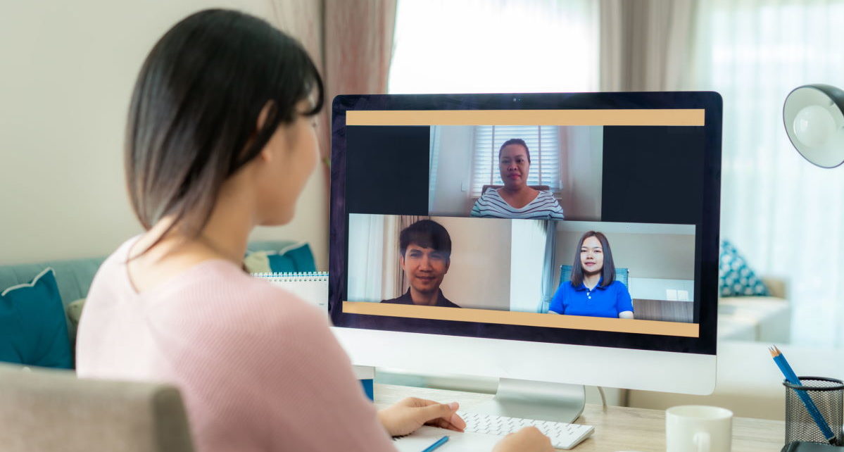 Tips Melakukan Video Conference Untuk Orang Dengan Gangguan Pendengaran