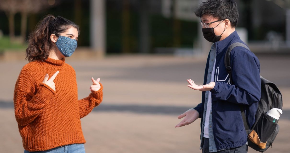 Cara Lebih Mudah Mendengar Saat Menggunakan Masker