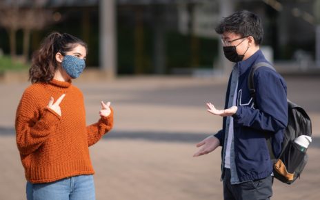 Cara Lebih Mudah Mendengar Saat Menggunakan Masker