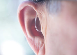 Omicron Menyebabkan Masalah Pendengaran dan Tinnitus